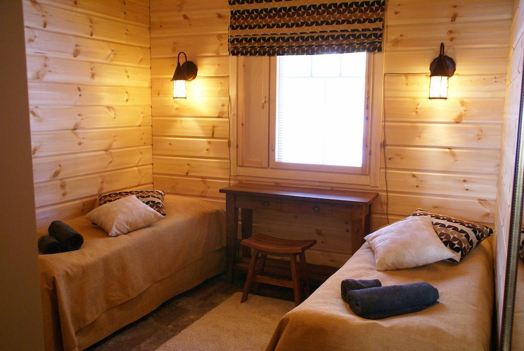 Kartanohotelli Satulinna Huvilat Hirvensalmi Room photo